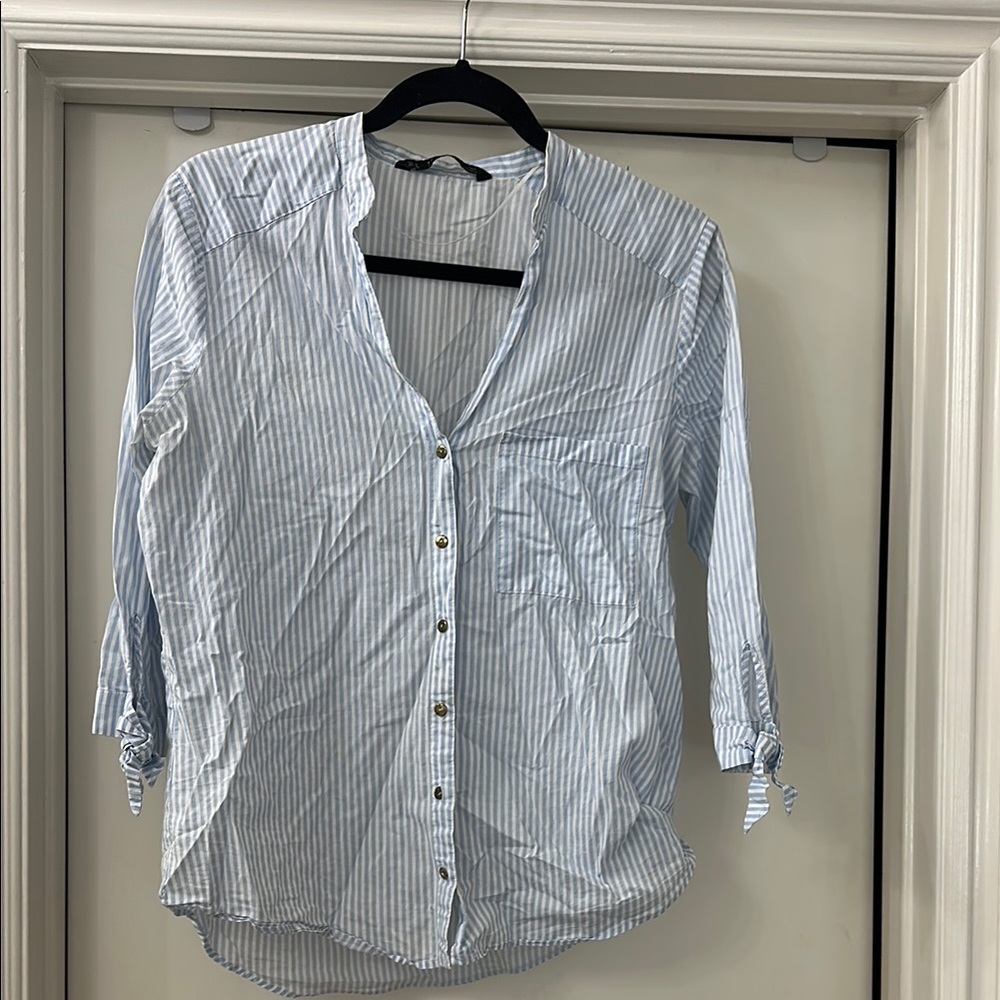 Women’s Zara COLLECTION Blue and White Casual Button Down Shirt